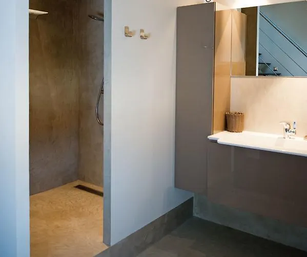 Maison D'hôte De Myon Alojamento de Acomodação e Pequeno-almoço 4*